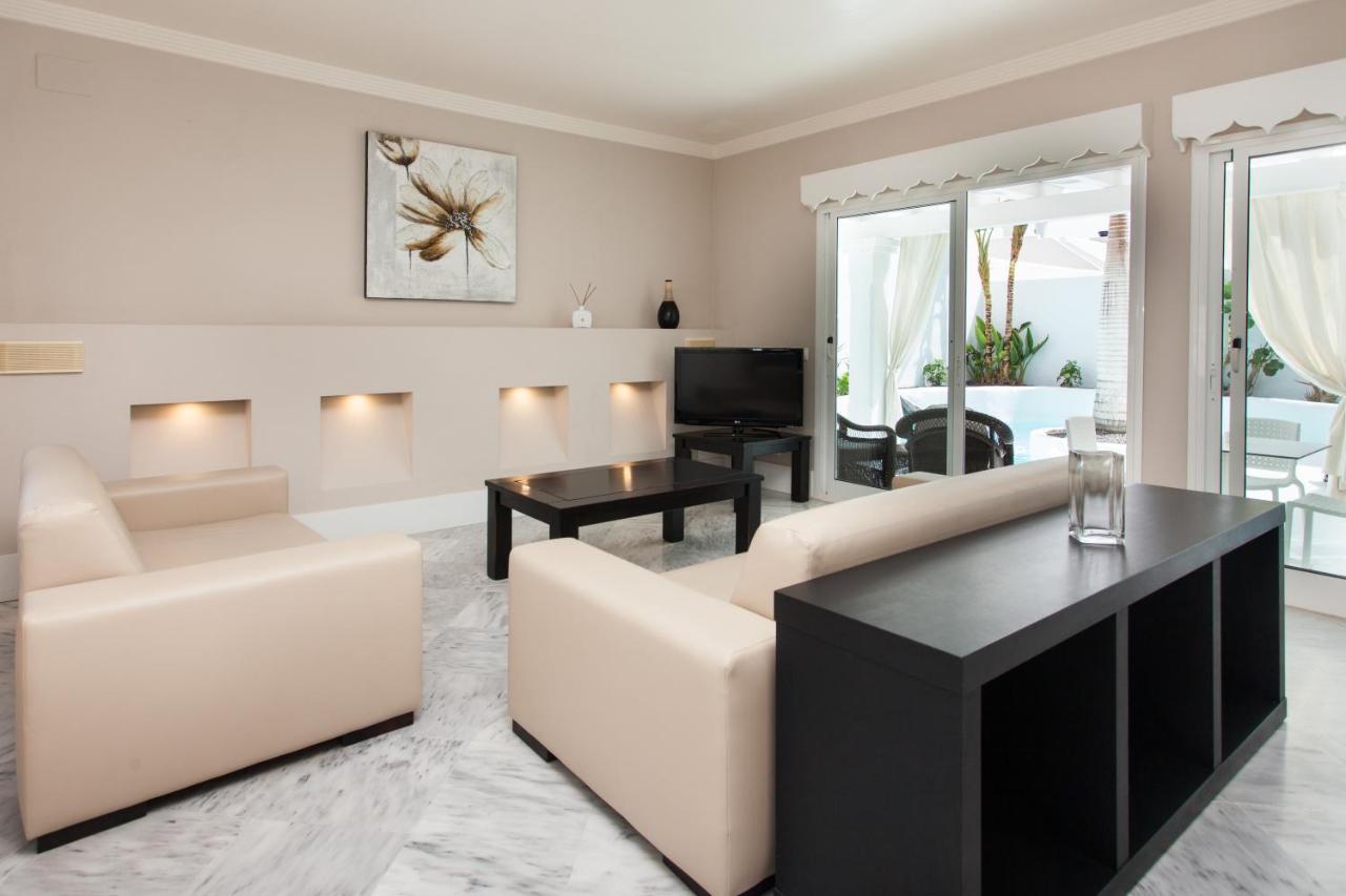 Villa 44 *